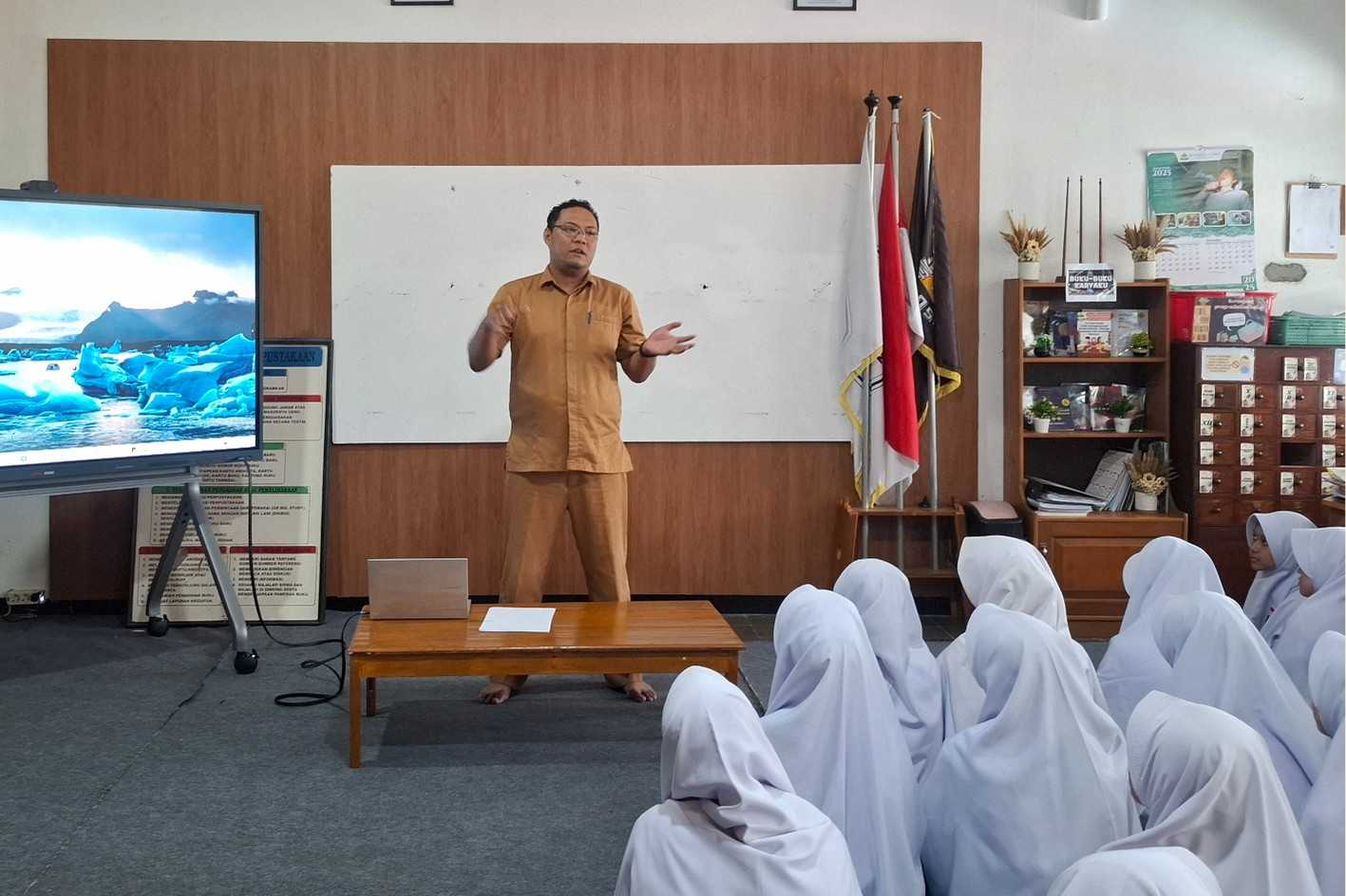 English for Life ft. Student Mentors: Introducing TOEFL & Strategy Session