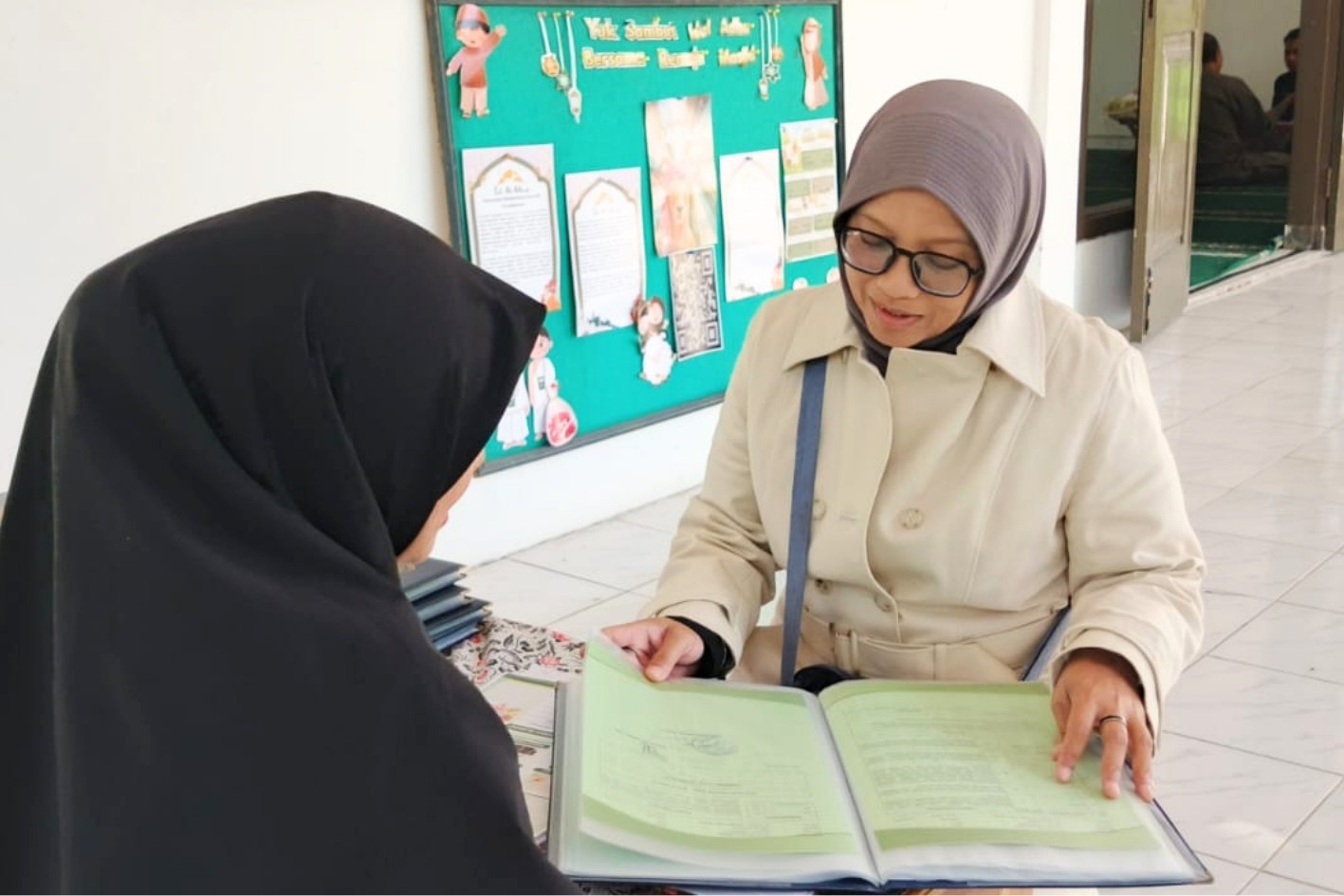 Saatnya Menuai Hasil Belajar: SMA Al Furqan Jember Bagikan Rapor Tahun Ajaran 2025/2026